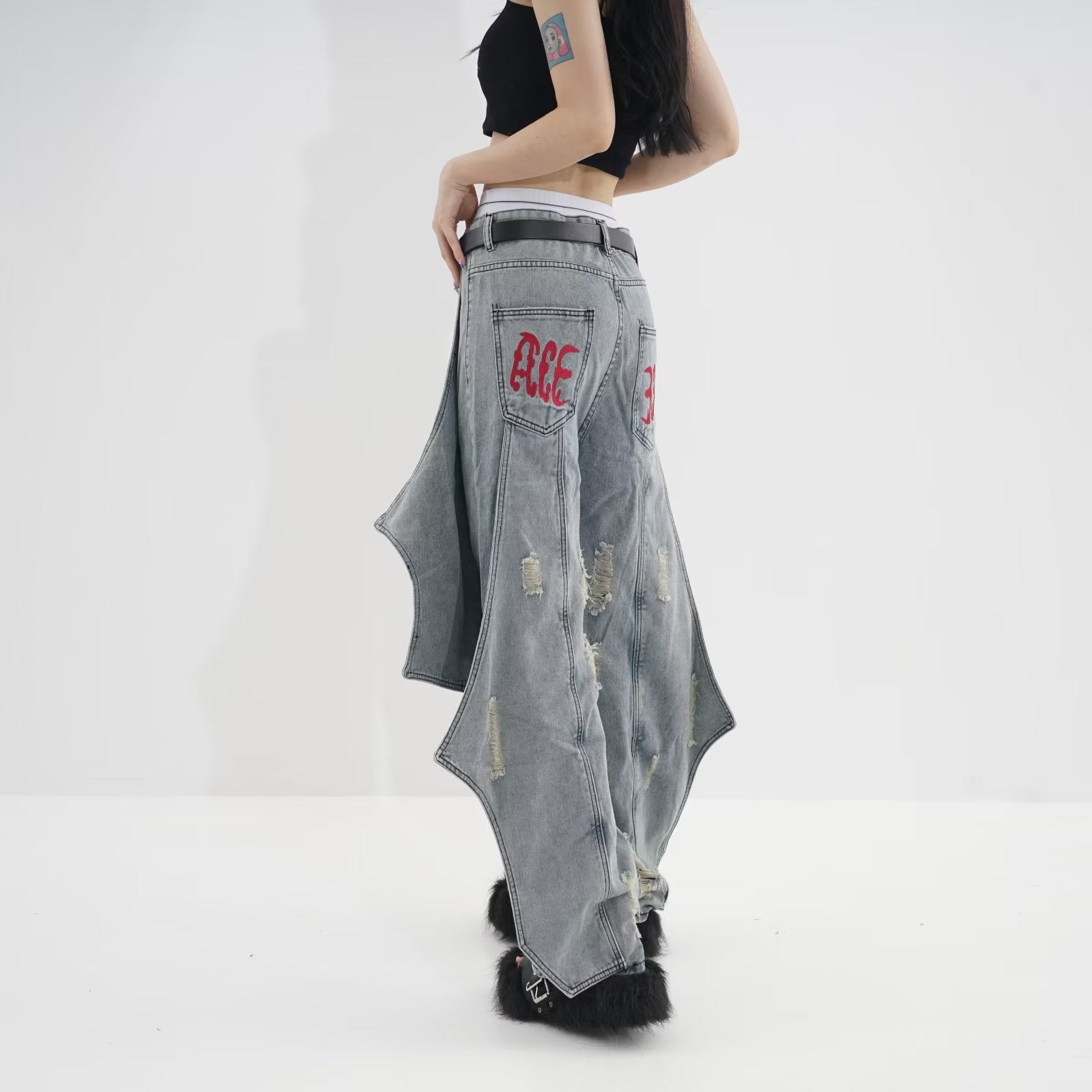 HOOR Loose Straight Jeans