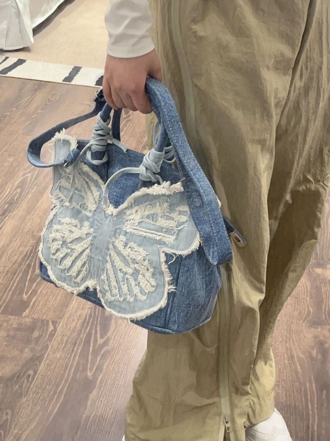 HOOR Embroidered Handbag