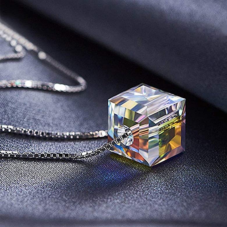 HOOR Aurora Crystal Necklace