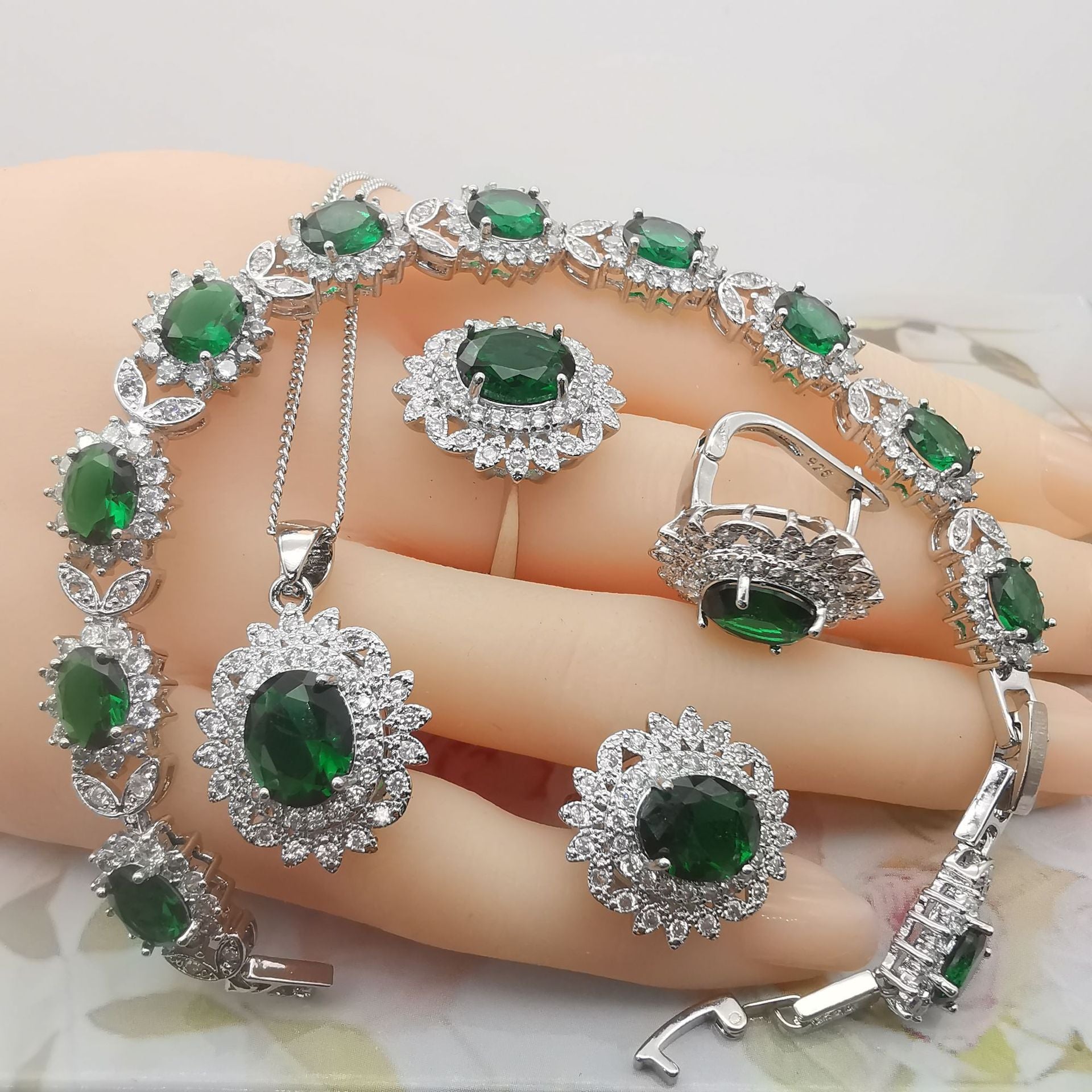 HOOR Luxurious Jewellery Set Green